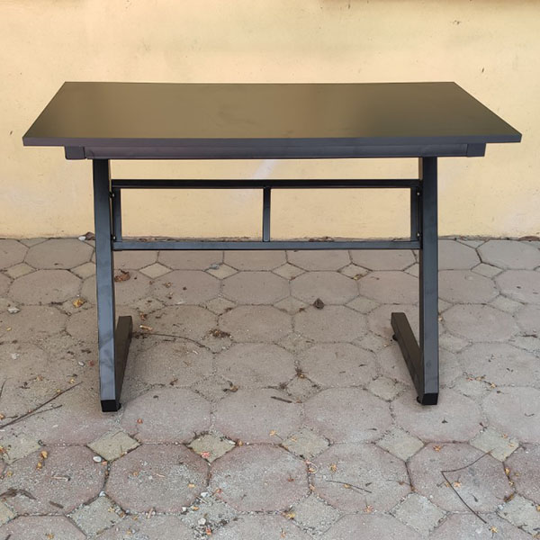 Bàn Chân Sắt Chữ Z 50cm x 100cm